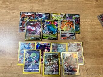 Pokémon (100ks) Charizard Pikachu