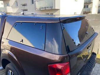 Nissan navara hardtop