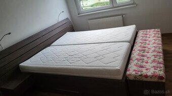 Spálňa - nábytok s rolldoorom