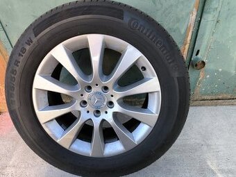 Disky s pneumatikami na SUV Mercedes