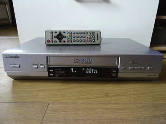 Špičkový videorekordér PANASONIC NV-HV61, 6 hlav,Hifi Stereo