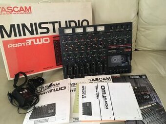 Tascam Portastudio TWO - Balenie, manualy, zdroj, popruh