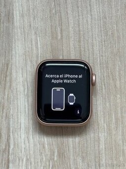 Apple Watch SE (1. gen) 40mm Gold