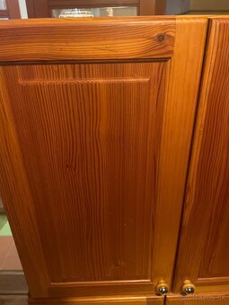 Predám kuchynské vrchné skrinky s masívu