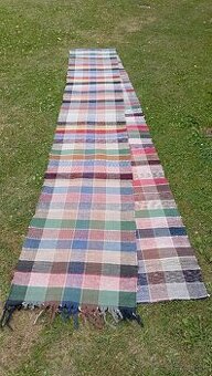 Starý ručne tkaný koberec...