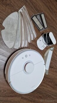 Robotický vysávač