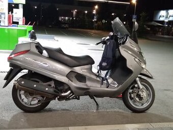 Predám Piaggio xevo 400ie, 24,5kw.