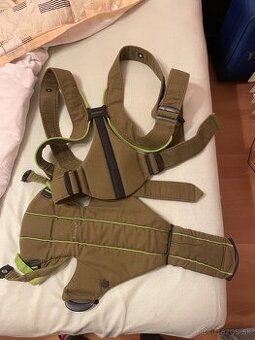 Klokanka baby björn na nosenie diťaťa