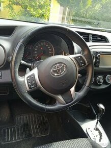 Toyota Yaris automat biela