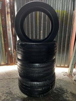 Pneu 295/35 ZR 21
