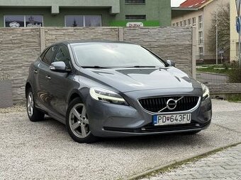 Volvo V40 T2 1.5 - automat - benzín