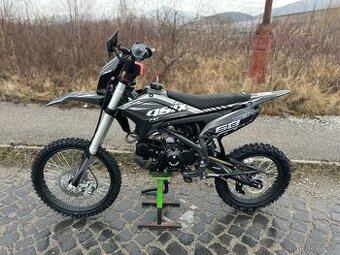 Predám čisto nový nejazdený Pitbike ASIX XB68 140CM3 + El. š