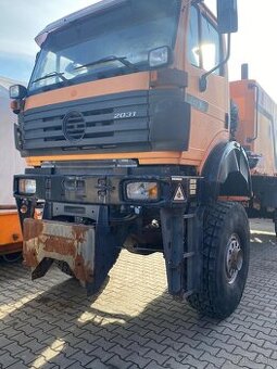 Prodáme stroj na čištění obrovských ploch MB 2031, 4x4.