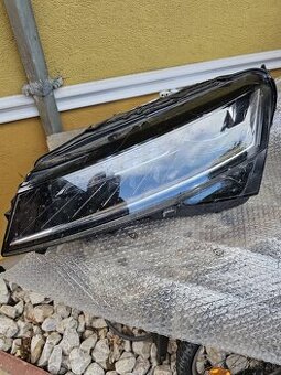 Predám svetlomet na Škoda Superb Larin&Klement