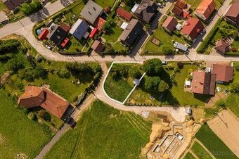 Stavebný pozemok v prímestskej časti Mokraď – DK