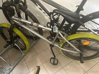 bicykel BMX