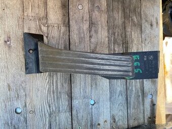 bmw rad 7 e65 plynovy pedal 3.0 diesel 730D