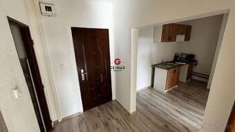 NA PRENÁJOM: 2-IZBOVÝ BYT – STRÁŽSKE, OBCHODNÁ ULICA