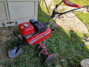 Takmer nový motorový kultivátor HECHT 796 + príslušenstvo