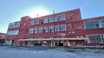 Priemyselný objekt s pozemkom na predaj – Chemolak, Smolenic