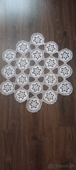 Predám pekný háčkovaný obrus priemer 55cm