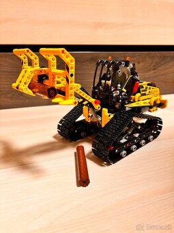 LEGO - tracked loader
