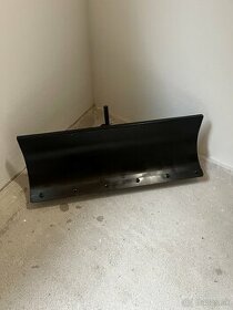 Agzat malotraktor Radlica R-1000 na sneh