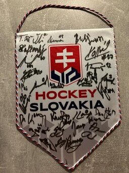 Podpísaná vlajka Hockey Slovakia – ZOH 2022 🇸🇰