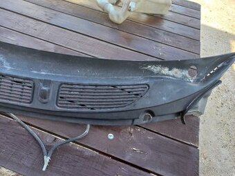 Škoda roomster plast pod čelné okno