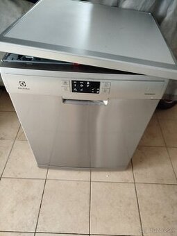 Predám umývačku riadu Electrolux