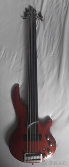 basgitara Cort curbow 5 fretless