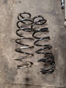 Zadné pružiny Golf 4