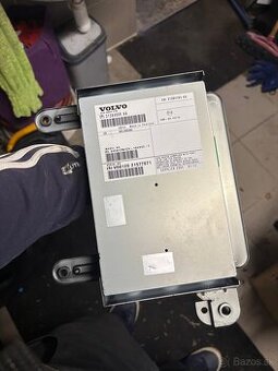 Zosilovač Volvo v60 s60