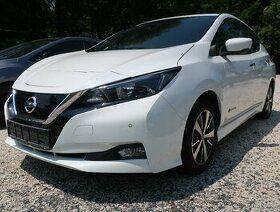 Nissan Leaf 40kWh 90kW (122k) r.2019 - biely
