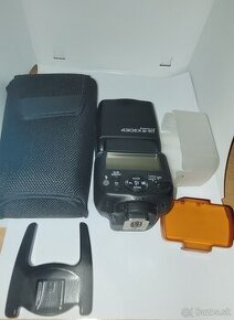 blesk Canon Speedlite 430EX III-RT a blesk Yongnuo YN560 III - 1