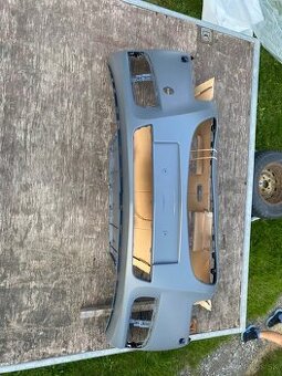 Predný nárazník Opel Insignia.