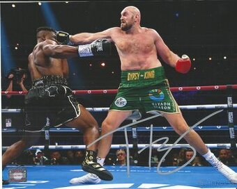 Tyson Fury - foto s podpisem + COA