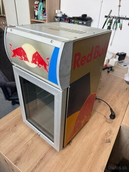 Predám ikonickú chladničku RedBull