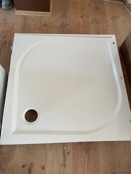 Prasknuta vanička do sprchovacieho kúta 90x90 liaty mramor