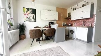 ŠTÝLOVÝ 1-IZBOVÝ BYT s balkónom po luxusnej rekonštrukcii v - 1