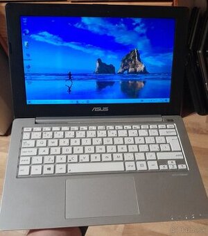 Asus X201E
