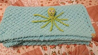 Ručne pletená deka z puffy vlny