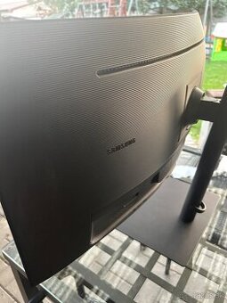 monitor 4k ultraširoky - 1