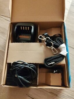 Nova nabijacka vysielacky Hytera