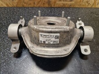 VW Touareg 7P5 7P6 horné uloženie