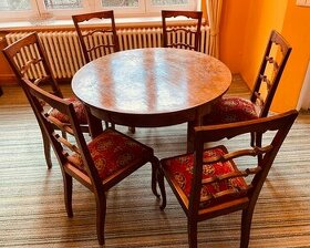 Starozitny jedalensky stol a stolicky