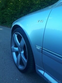 AUDI S8