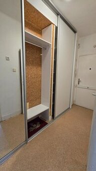 Predám Rolldoor dvere 3x + police