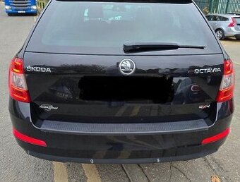 Zadný nárazník Octavia 3 kombi 2016 čierny.