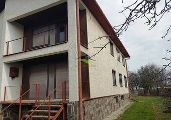 Poschodový rodinný dom v obci Bracovce